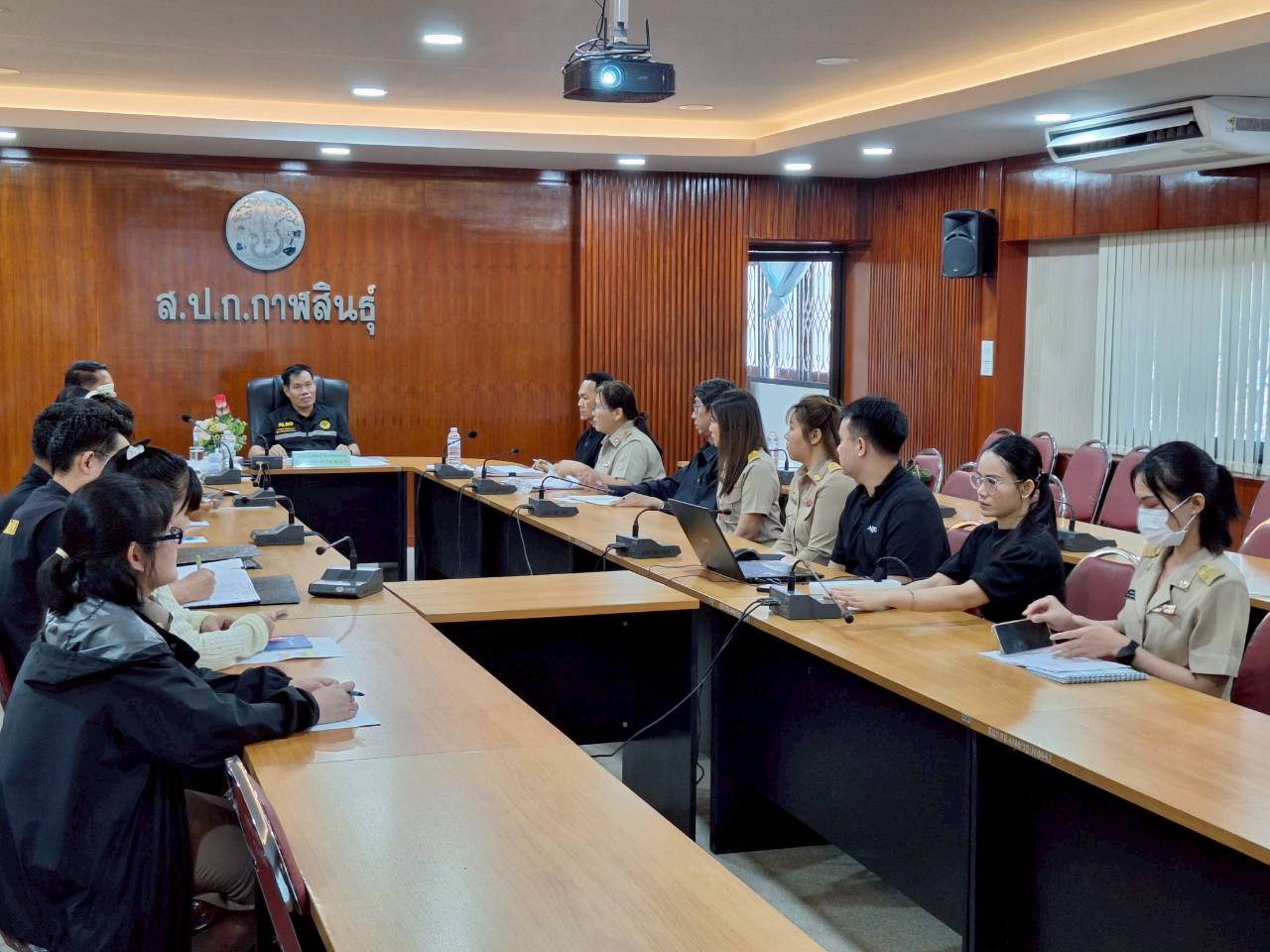 title - ผู้ตรวจราชการ ส.ป.ก. ประชุมตรวจราชการและติดตามความก้าวหน้าผลการดำเนินงานตามแผนการตรวจราชการของผู้ตรวจราชการสำนักงานการปฏิรูปที่ดินเพื่อเกษตรกรรม ประจำปีงบประมาณ พ.ศ. 2569 รอบที่ 1 เขตตรวจราชการที่ 12 จังหวัดกาฬสินธุ์